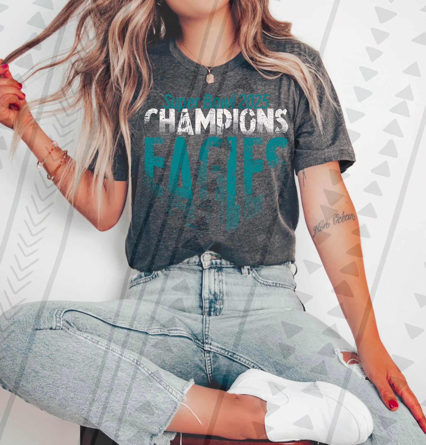 Distressed SB 2025 Champions Eagles 03018