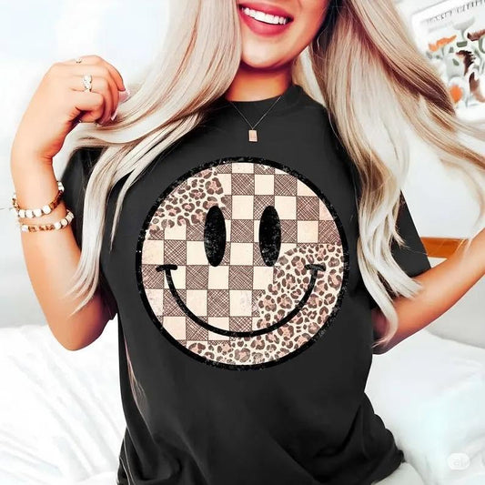 Retro Checkered Leopard Smile 08954