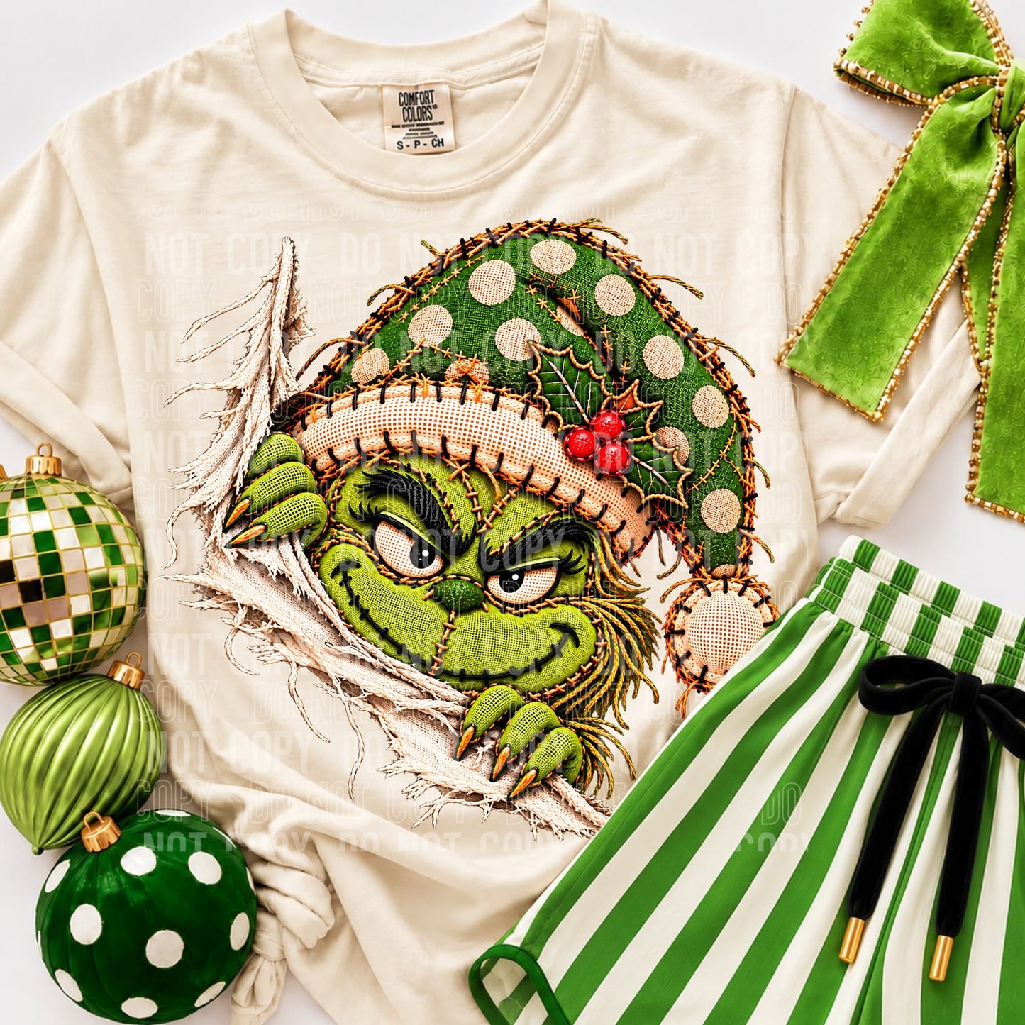 Faux Yarn Fabric Green Guy Peeking 09444